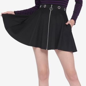 Hot Topic Black Grommet O-Ring Skater Skirt size L Large